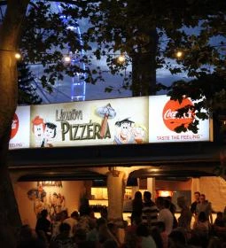 Lávakövi Pizzéria