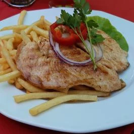 Makkos Vendéglő Fonyód - Étel/ital