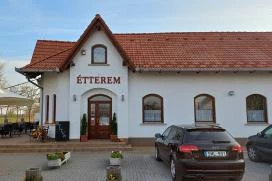 Novoth Étterem & Sörkert Tataháza