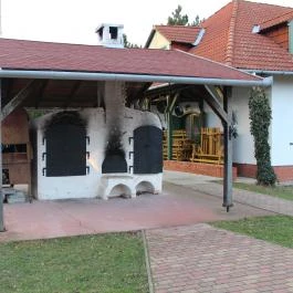 Rácz Tanya, Orf? - Medence/kert