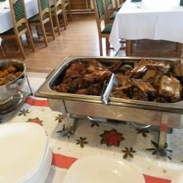 Rácz Tanya, Orf? - Vendéglátás