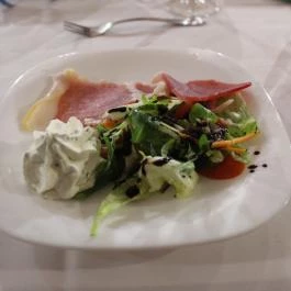 Rácz Tanya, Orf? - Vendéglátás