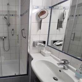 Szarvaskút Bakony Resort +16 Zirc - Fürdőszoba