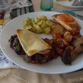 Üvegtigris Panzió, Tinnye - Egyéb