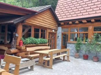 Vad-Fa-Ló büfé Dömös