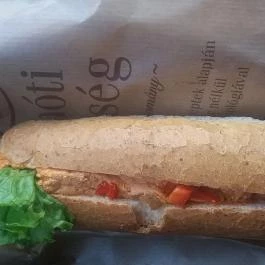 Lipóti Pékség & Kávézó - Lurdy Ház, Budapest - Étel/ital