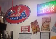 Retro Pizzéria & Music Pub Túrkeve