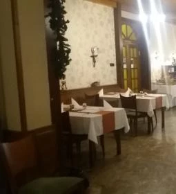 Szőlőfürt Fogadó étterme