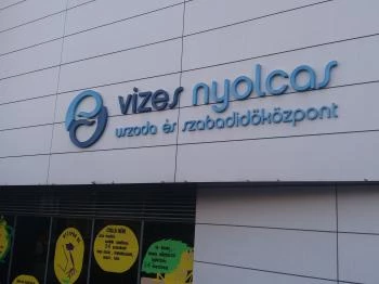 V-8 Vizes Nyolcas Uszoda és Szabadidőközpont Szentendre V-8 Vizes Nyolcas Uszoda és Szabadidőközpont Szentendre