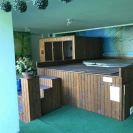 Amfora Apartmanok Gyula - Medence/kert