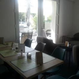 Balance Cafe & More, Tata - Belső