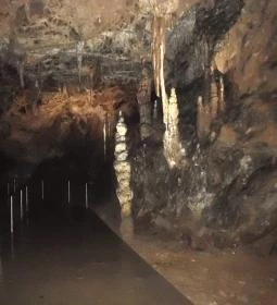 Baradla-barlang Vörös-tói Látogatóközpont