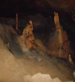 Baradla-barlang Vörös-tói Látogatóközpont