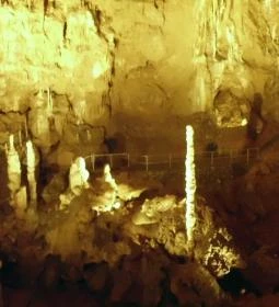 Baradla-barlang Vörös-tói Látogatóközpont