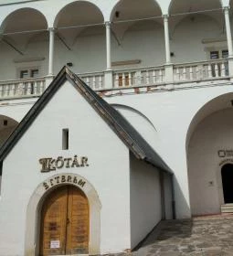 Báthori Várkastély & Panoptikum