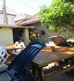 Böne Vendégház & Borozó