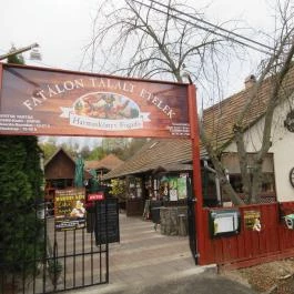 Hármaskönyv Fogadó étterme, Alsópetény - Külső kép