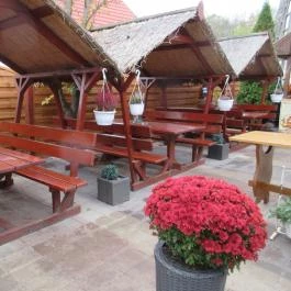 Hármaskönyv Fogadó étterme, Alsópetény - Külső kép