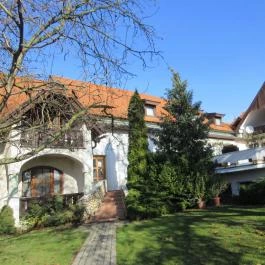 Hasik Hotel, Döbrönte - Külső kép