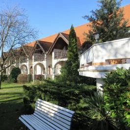 Hasik Hotel, Döbrönte - Külső kép