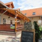 Malomkert Hotel étterme Nagybörzsöny - Külső kép