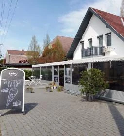 Mónisüti Cafe