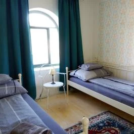 Nálunk, vidéken, Ásványráró - Szobák