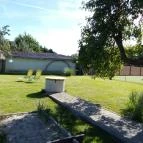 Nálunk, vidéken Ásványráró - Medence/kert