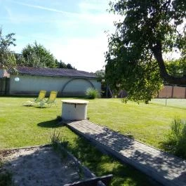 Nálunk, vidéken, Ásványráró - Medence/kert