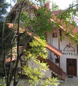 Nomád Hotel & Glamping