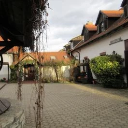 Öreg Prés Butikhotel, Mór - Külső kép