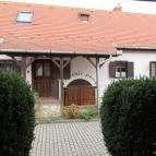 Öreg Prés Butikhotel Mór - Külső kép