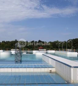 Gyopárosfürdő Gyógy-, Park- és Élményfürdő