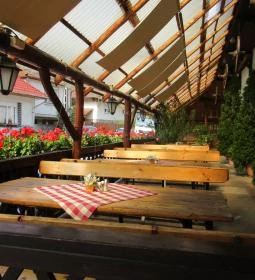 Vadász Étterem és Panzió