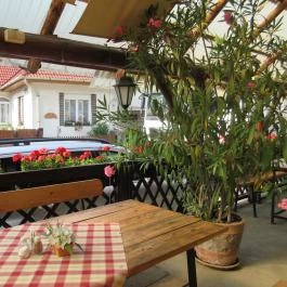 Vadász Étterem és Panzió, Répáshuta - Külső kép