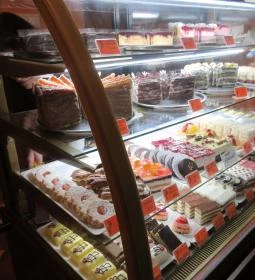 Viktória Cukrászda & Kávéház