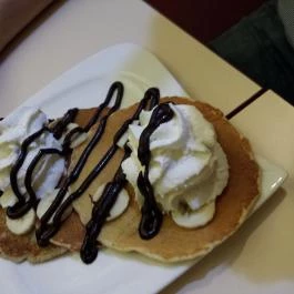 W35 ROM, Budapest - Étel/ital