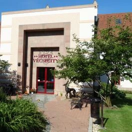 Hotel Vécsecity, Hernádvécse - Külső kép