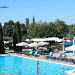 Liget Wellness & Konferencia Hotel , Szarvas - Medence/kert