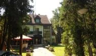 Fenyves Hotel Békéscsaba - Medence/kert
