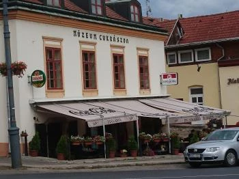 Múzeum Cukrászda Esztergom