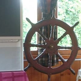 Ételbárka, Visegrád - Belső