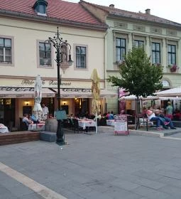 Főtér Cafe Restaurant
