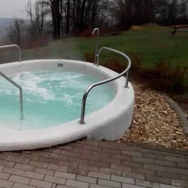 Grandhotel Galya, Galyatető - Medence/kert