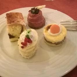 Shiraz Étterem & Dubai Kert Egerszalók - Étel/ital