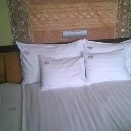 Mesés Shiraz Hotel Egerszalók - Szobák