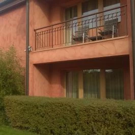 Mesés Shiraz Hotel Egerszalók - Medence/kert