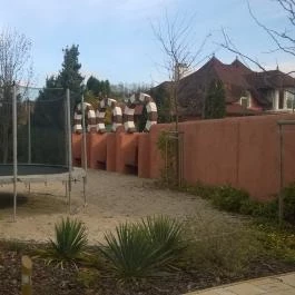 Mesés Shiraz Hotel Egerszalók - Medence/kert