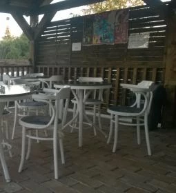 Pepita Macska Vintage Kávézó & Étterem