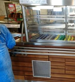 Saliris Önkiszolgáló Étterem